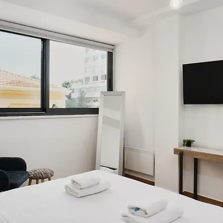 Modern 1 Bedroom With Balcony In * ニコシア